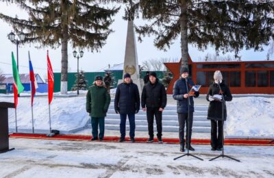 Торжественный митинг, посвящённый Дню защитника Отечества.