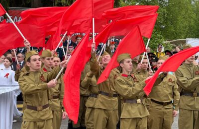 Торжественный митинг «Победа-одна на всех»