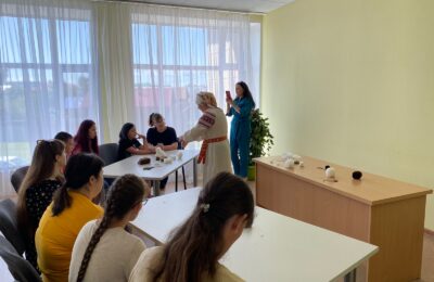 Мастер — класс  по изготовлению игрушек «Пушистый приятель» для людей с ментальными нарушениями здоровья «Мир один на всех»