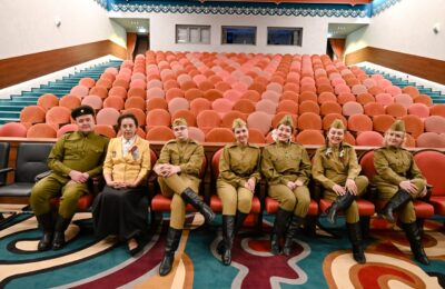 Народный театр «Триумф» (Тетюшский районный Дом культуры, режиссер Р. Ахмадуллин) в составе двенадцати финалистов XXV межрегионального конкурса театральных коллективов «Идел – йорт» имени Шамиля Закирова!