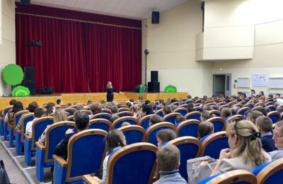 Показ спектакля «Опасное сообщение», разъясняющего детям правила безопасного общения по телефону, при поддержке Общественного совета при МВД по Республике Татарстан.