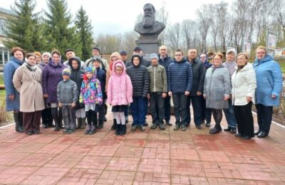 Митинг, посвящённый 178-летию со дня рождения выдающегося просветителя, педагога и основоположника чувашской письменности Ивана Яковлевича Яковлева.