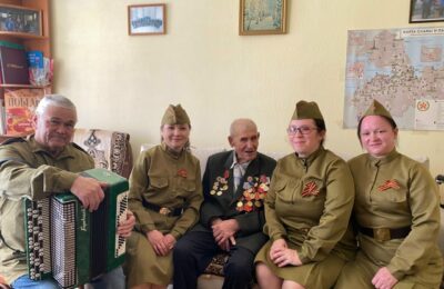 С праздничным визитом благодарности посетили участника Великой Отечественной войны Ивана Николаевича Авдонина, в рамках Всероссийской акции «В гости к ветерану» и 81- годовщины Победы в Великой Отечественной войне.