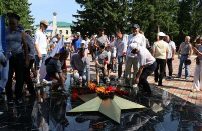 Торжественный митинг «Флоту России – слава!», посвященный 330-летию Военно-морского флота.
